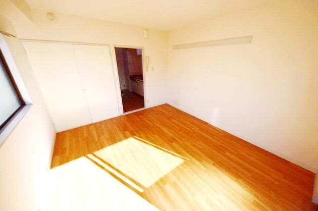 居室・リビング　★風通しの良い洋室です★