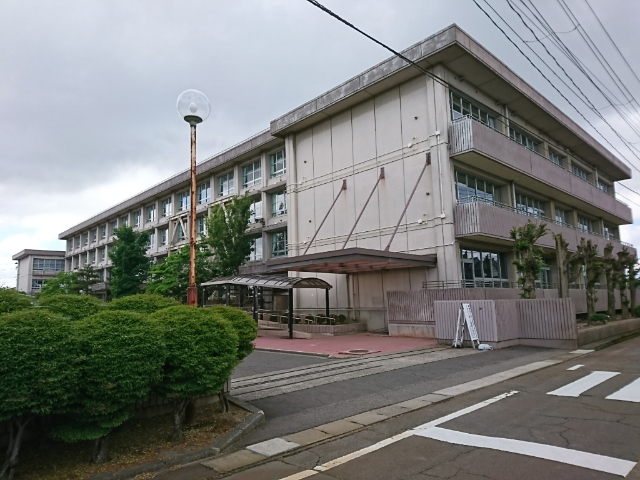 中学校　三条市立第三中学校（中学校）まで2483m