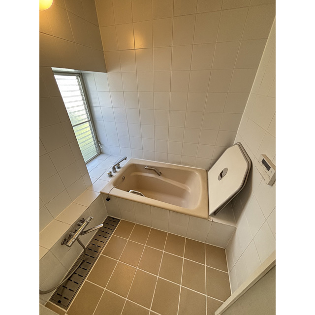 バス・シャワールーム　バス