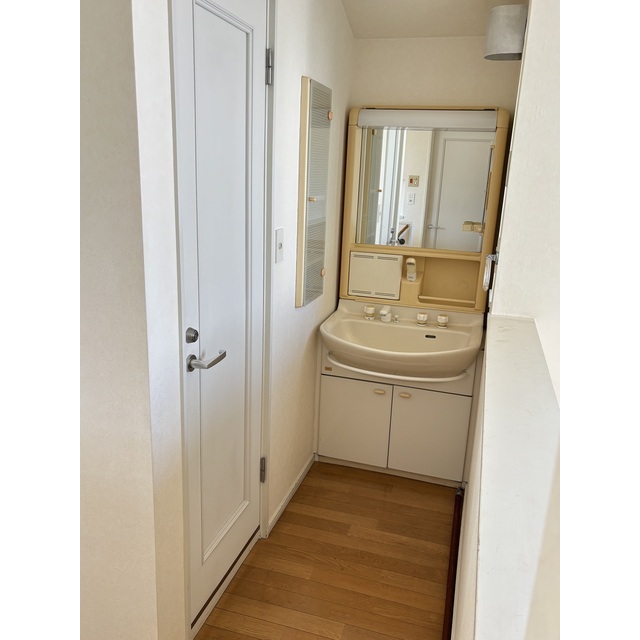 その他設備　２階の独立洗面台