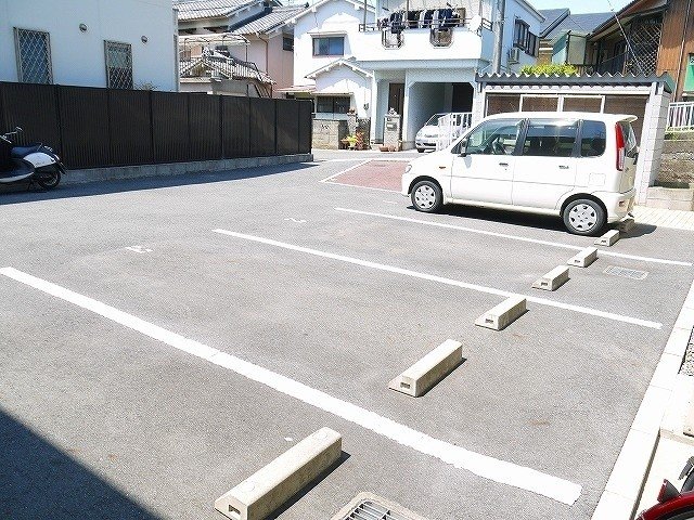 駐車場　駐車スペースもあります