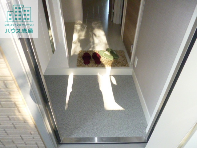 玄関　リビング