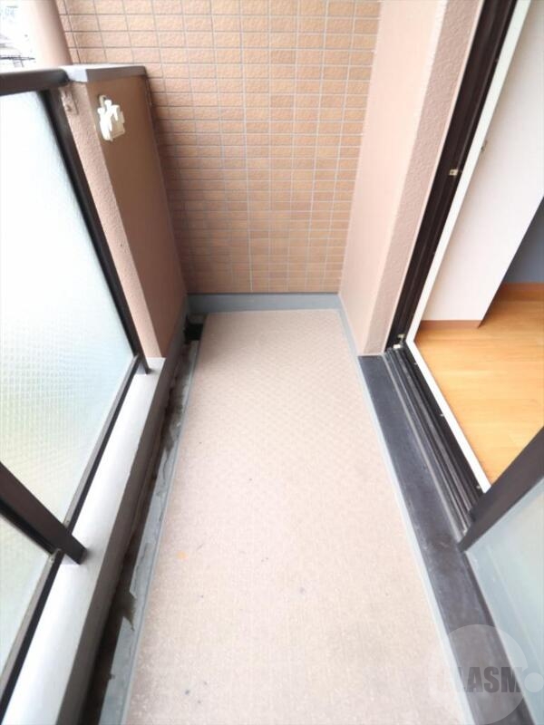 バルコニー　広々としたバルコニー