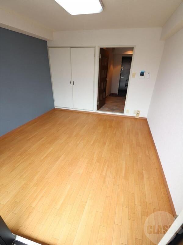 居室・リビング　６帖の洋室