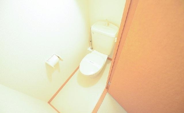 トイレ　室内参考写真