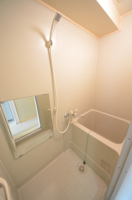 バス・シャワールーム　★ゆったりとしたバスルームで癒しのひと時を…★