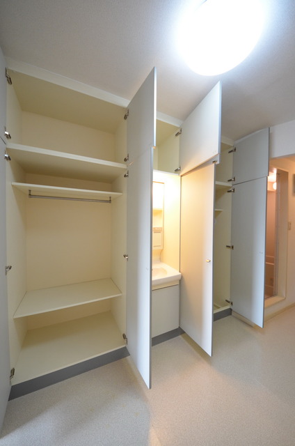 収納　★奥行きがあり、使いやすい収納です★