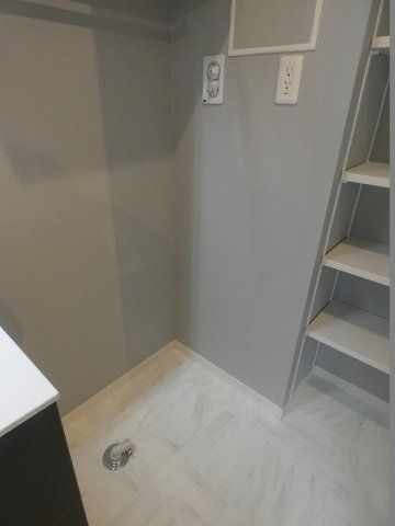 その他　脱衣所に洗濯機置き場があります。