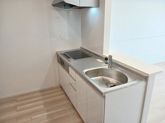 キッチン　コンパクトなキッチンで掃除もラクラク