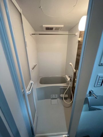 バス・シャワールーム　落ち着いた空間のシャワールームです