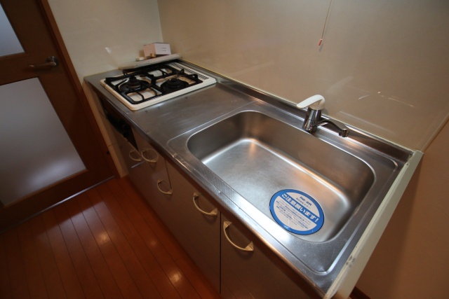 キッチン　※別号室参考写真のため、現況優先です。