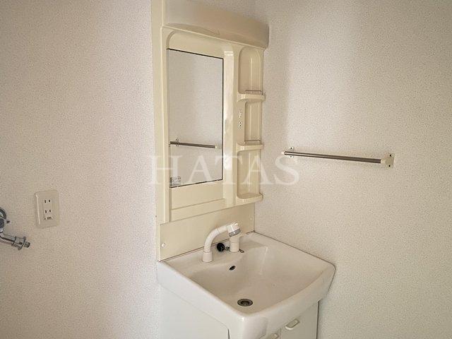 洗面設備　同物件別部屋です。