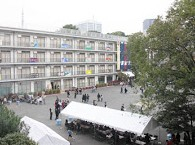 中学校　慶応義塾中等部（中学校）まで417m