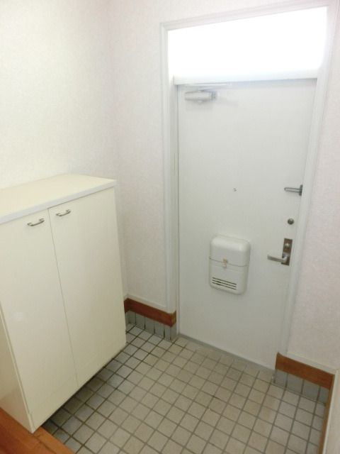 玄関　明るく広い玄関です！