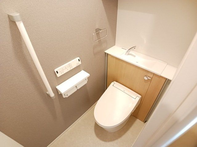 トイレ　トイレ