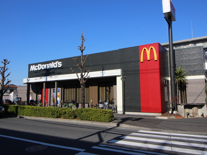 飲食店　マクドナルド（飲食店）まで670m