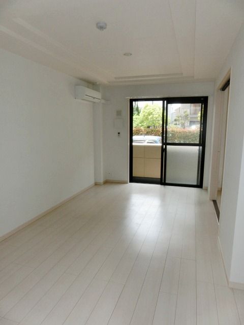 その他部屋・スペース　前面はバルコニーで明るいＬＤＫ