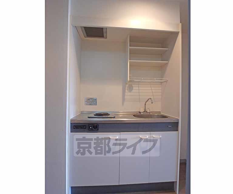 キッチン　ワイドサイズのシステムキッチンです。