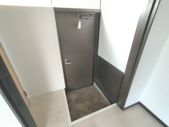 玄関　※別部屋の写真です