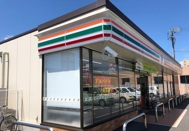 コンビニ　セブンイレブン神戸町役場前店（コンビニ）まで728m
