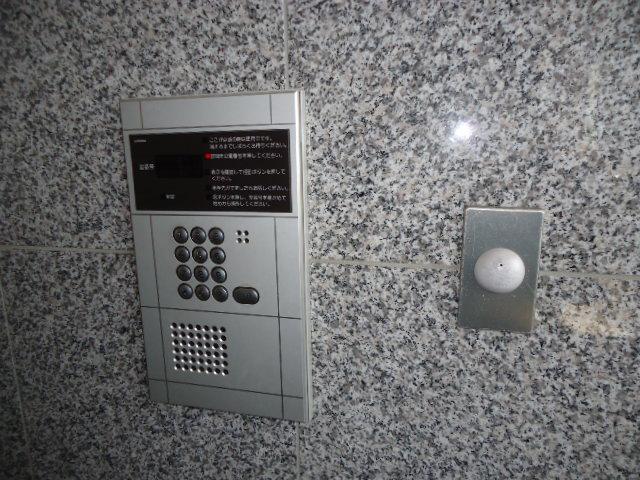 セキュリティ　エントランスはオートロック付きです