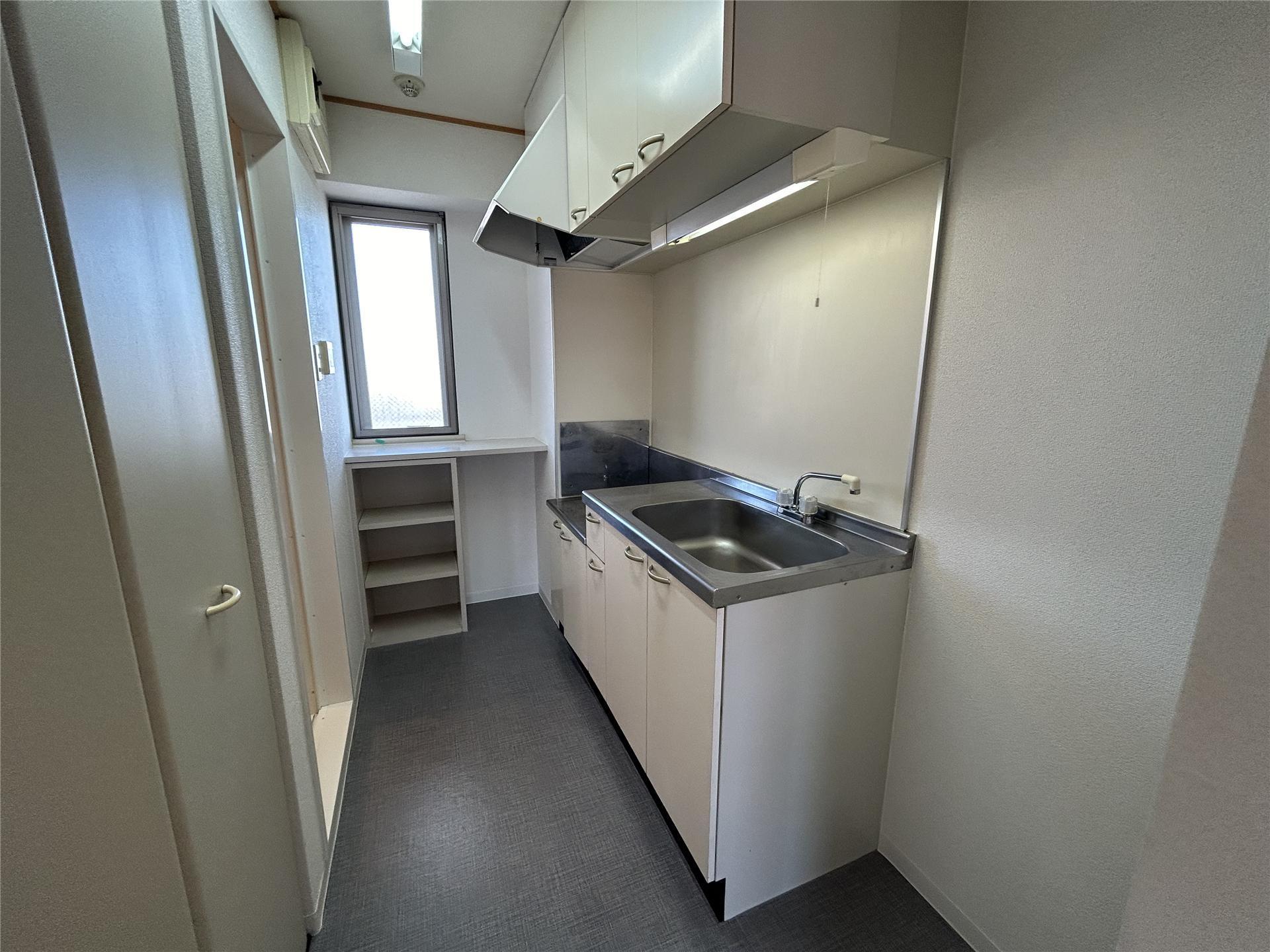 キッチン　まな板スペース付で料理が捗るキッチンです