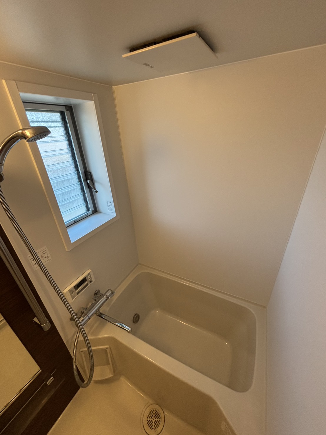 バス・シャワールーム　追い焚き機能付き