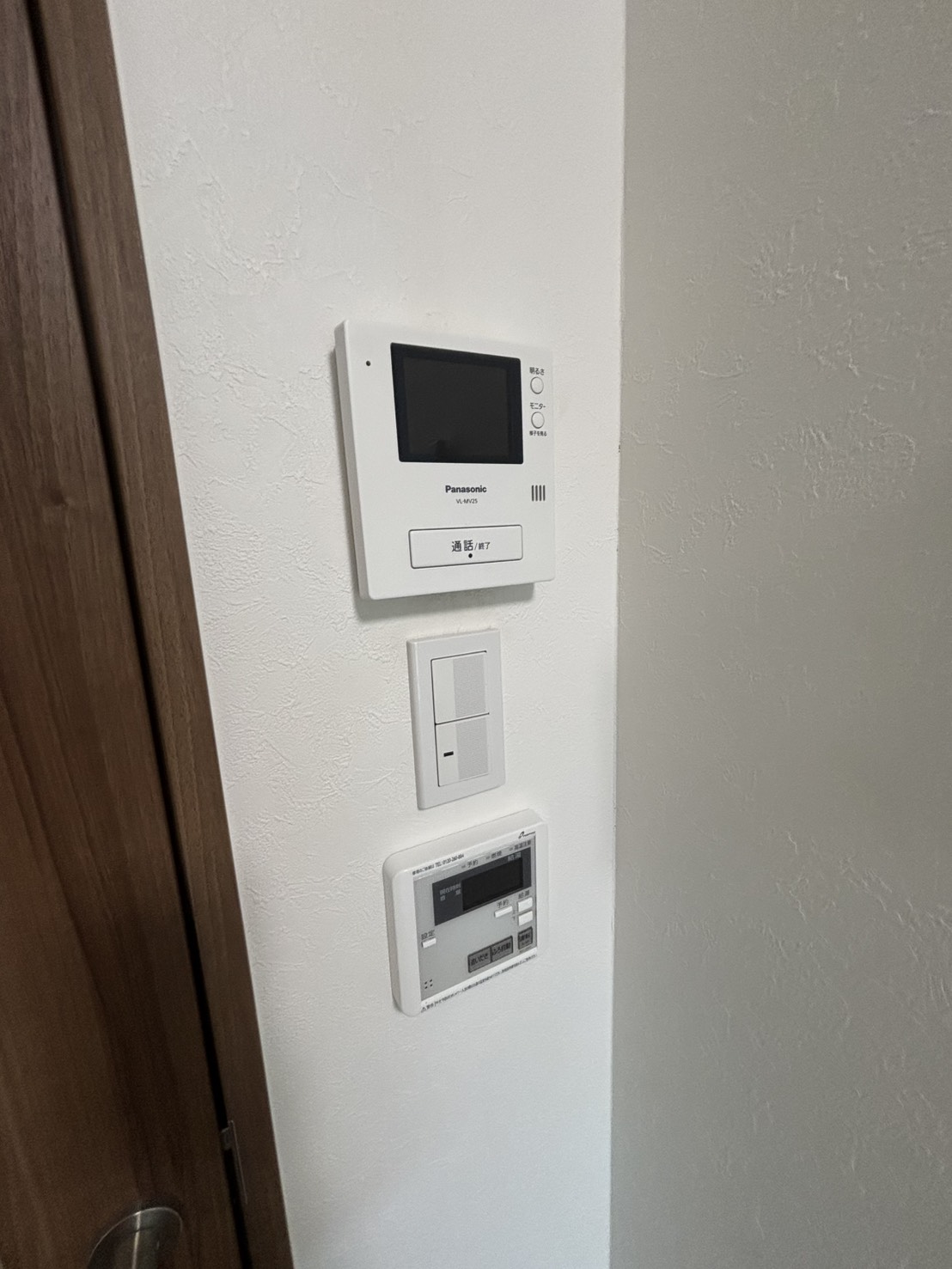 セキュリティ　TVモニター付きインターホン