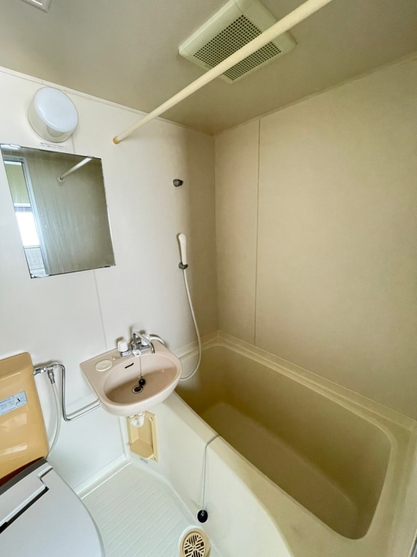 バス・シャワールーム　※別部屋参考写真