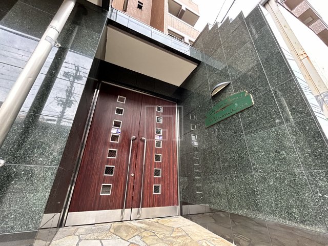 エントランス　ジュネーゼグラン南堀江　エントランス