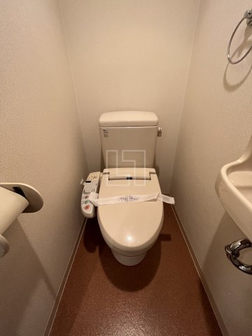 トイレ　ジュネーゼグラン南堀江　温水洗浄便座