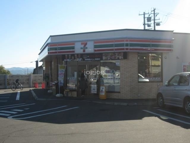コンビニ　セブンイレブン北見東陵町店（コンビニ）まで829m