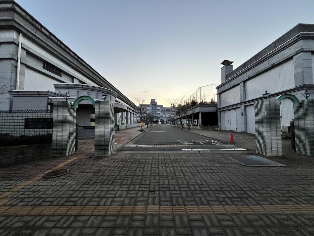 大学・短大　私立東北文化学園大学（大学・短大）まで394m