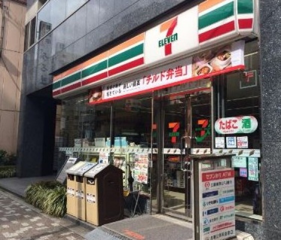 コンビニ　セブンイレブン日本橋蛎殻町店（コンビニ）まで494m