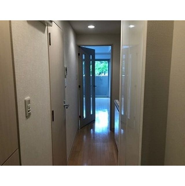 玄関　同タイプ写真　※現況優先