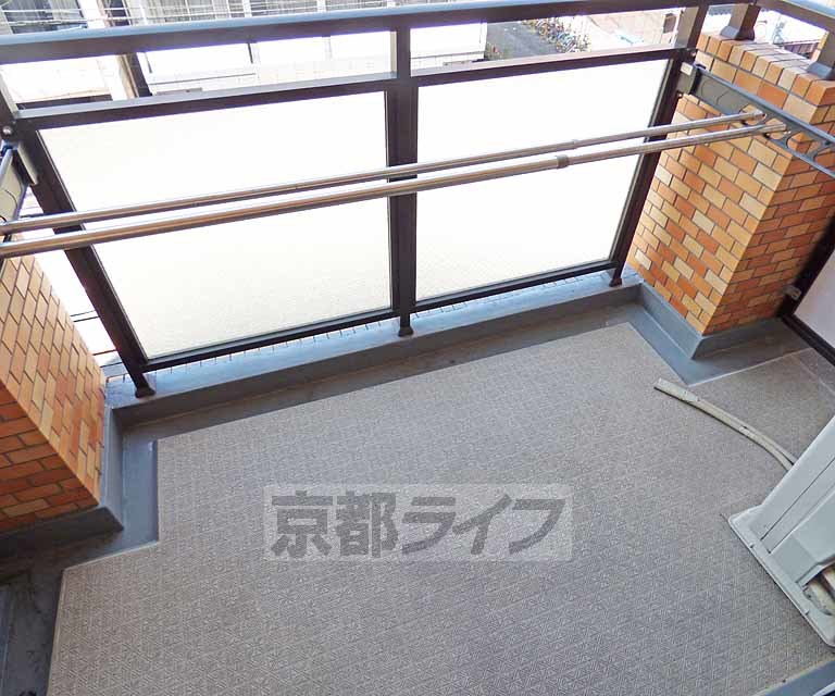 バルコニー　広々としたバルコニーです。