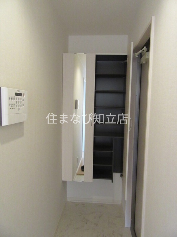 玄関　別部屋写真