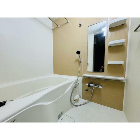 バス・シャワールーム　浴室乾燥機付き♪