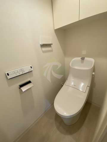 トイレ　クレストコート目白新坂レジデンス