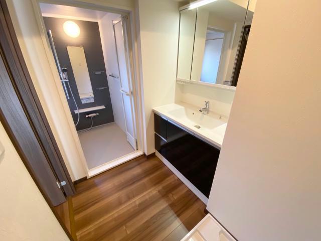 洗面設備　同型