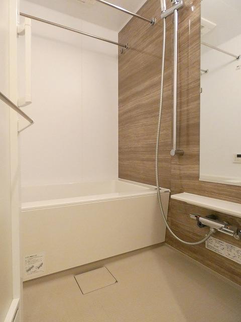 バス・シャワールーム　バスルーム