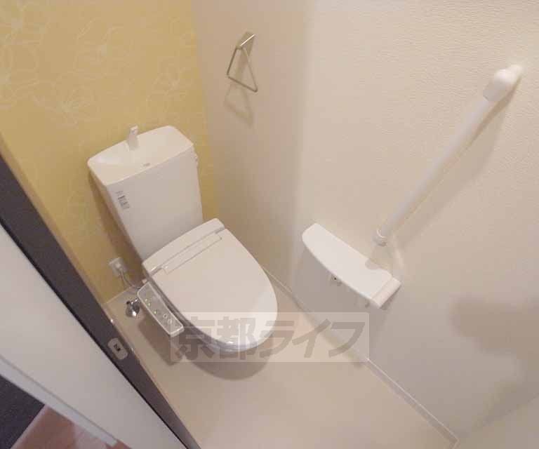 トイレ　ウォシュレット付きのトイレです。