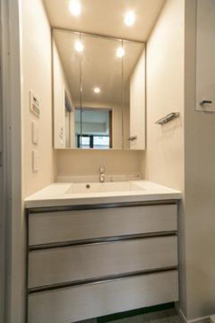 洗面設備　※写真は同タイプ住戸です。