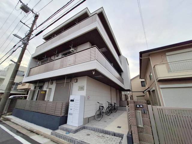 建物外観　2022年7月完成の築浅物件