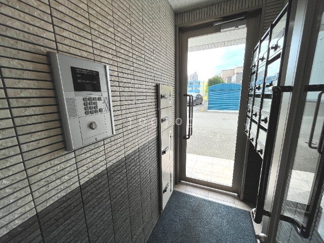 ロビー　オートロック