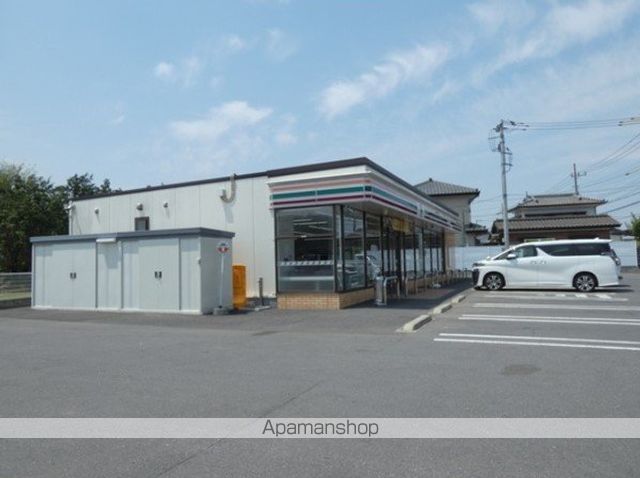 コンビニ　セブンイレブン　つくば篠崎店（コンビニ）まで586m