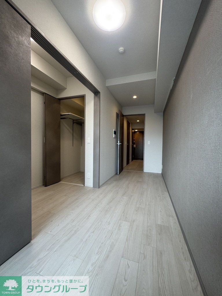 居室・リビング　エントランス