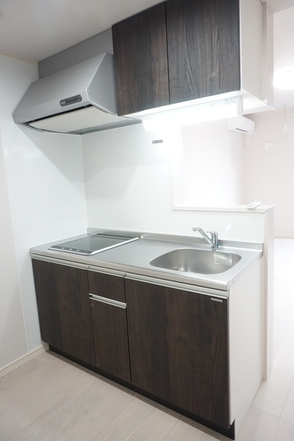 キッチン　お手入れしやすいＩＨコンロ２口付きの対面キッチン