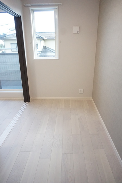 その他部屋・スペース　南向きの洋室３．５帖