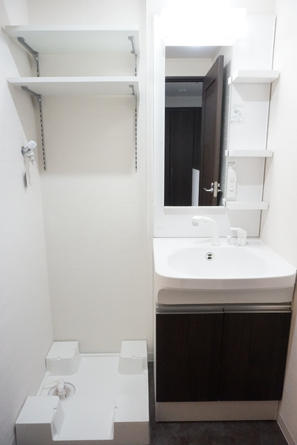 洗面設備　忙しい朝に便利な洗髪洗面化粧台